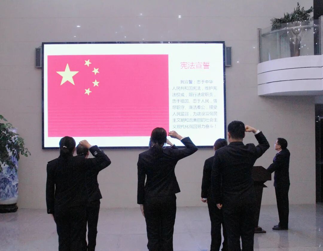 �ְ���������Ժ��չ�ܷ����ĺ�����ְ�ɲ���������̸��