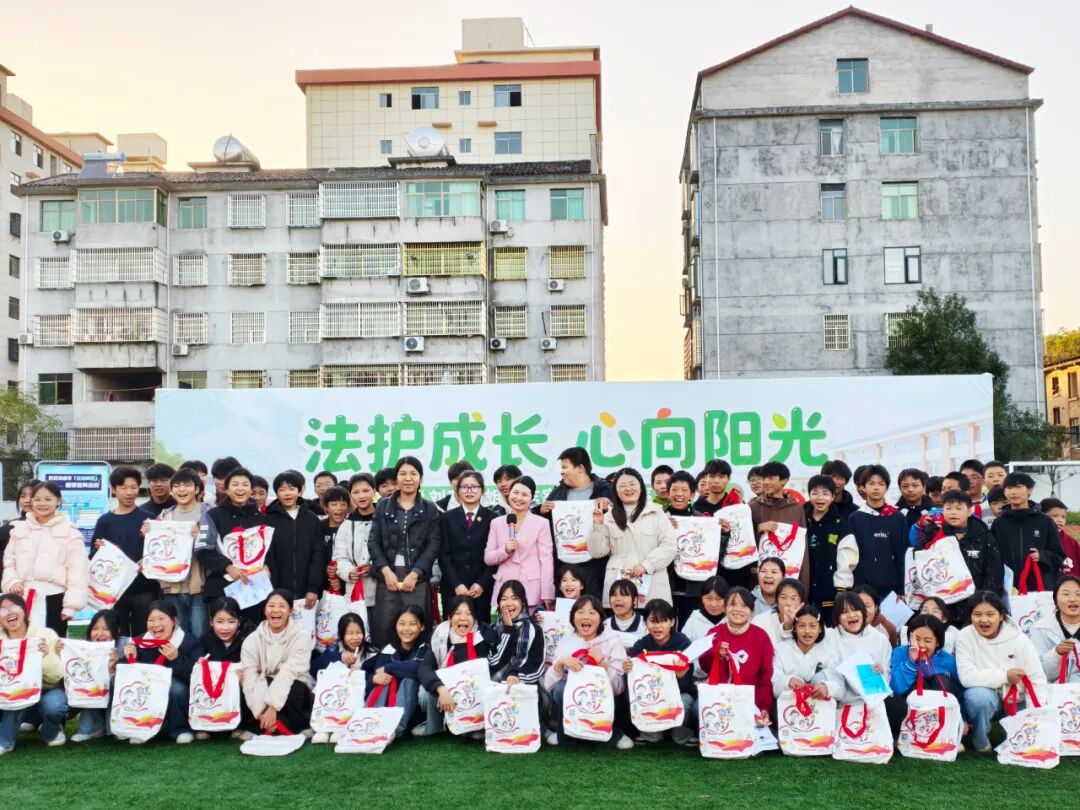 �������ɳ����������⡱��Ө��㹤����У԰��ϵ�л��������